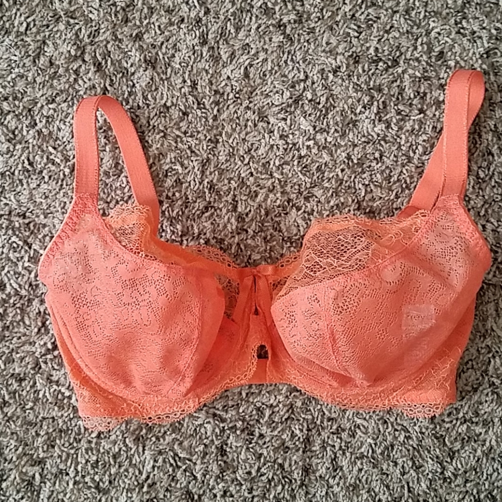 Like New Freya unlined Lacey Bra (UK)30FF (USA)30H
